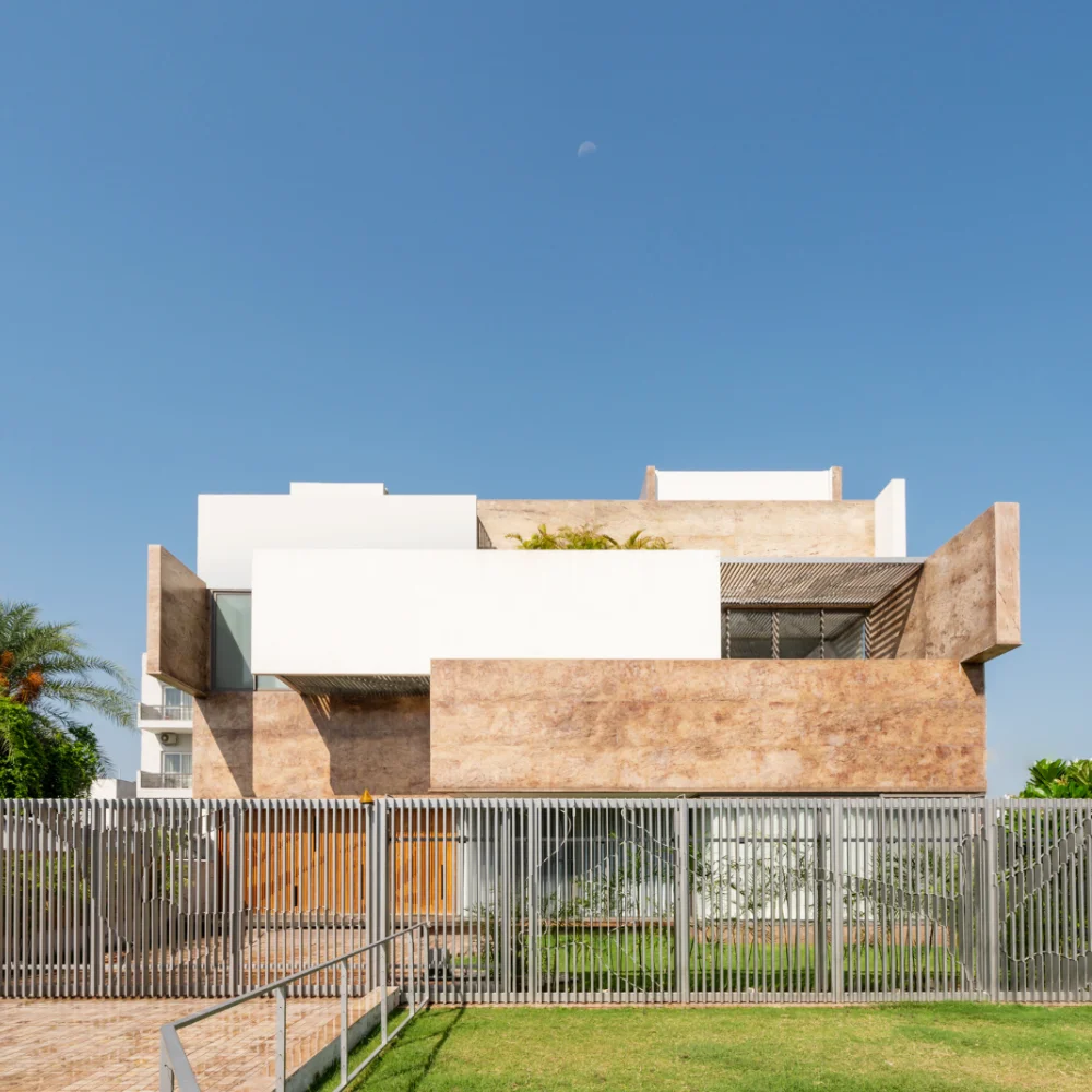 A Luxury Home Designed To Be In Touch With The Senses